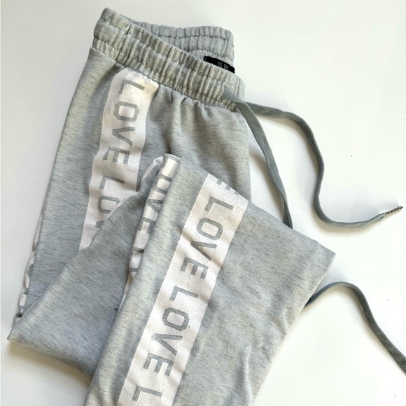 Sweatpants (Sm) and Sports bra (M) bundle - Picture 7 of 8